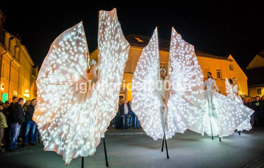 Equipe Trampolieri Luminosi in Festa by I Giullari del 2000